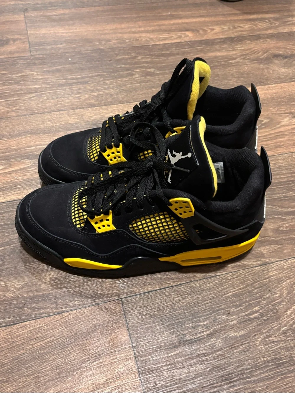Air Jordan 4 Retro “Thunder” Size 10